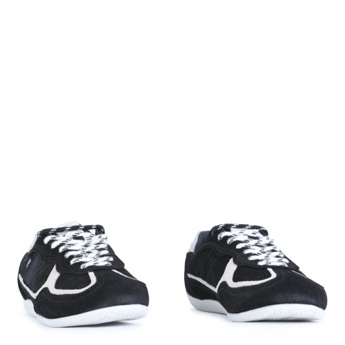 BLACK SNEAKERS