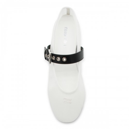 WHITE FLATS