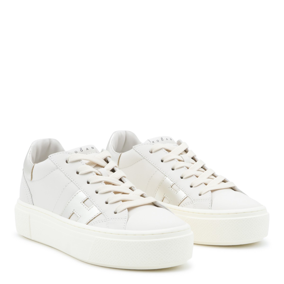 BEIGE AND SILVER LEATHER CROSSWIND...