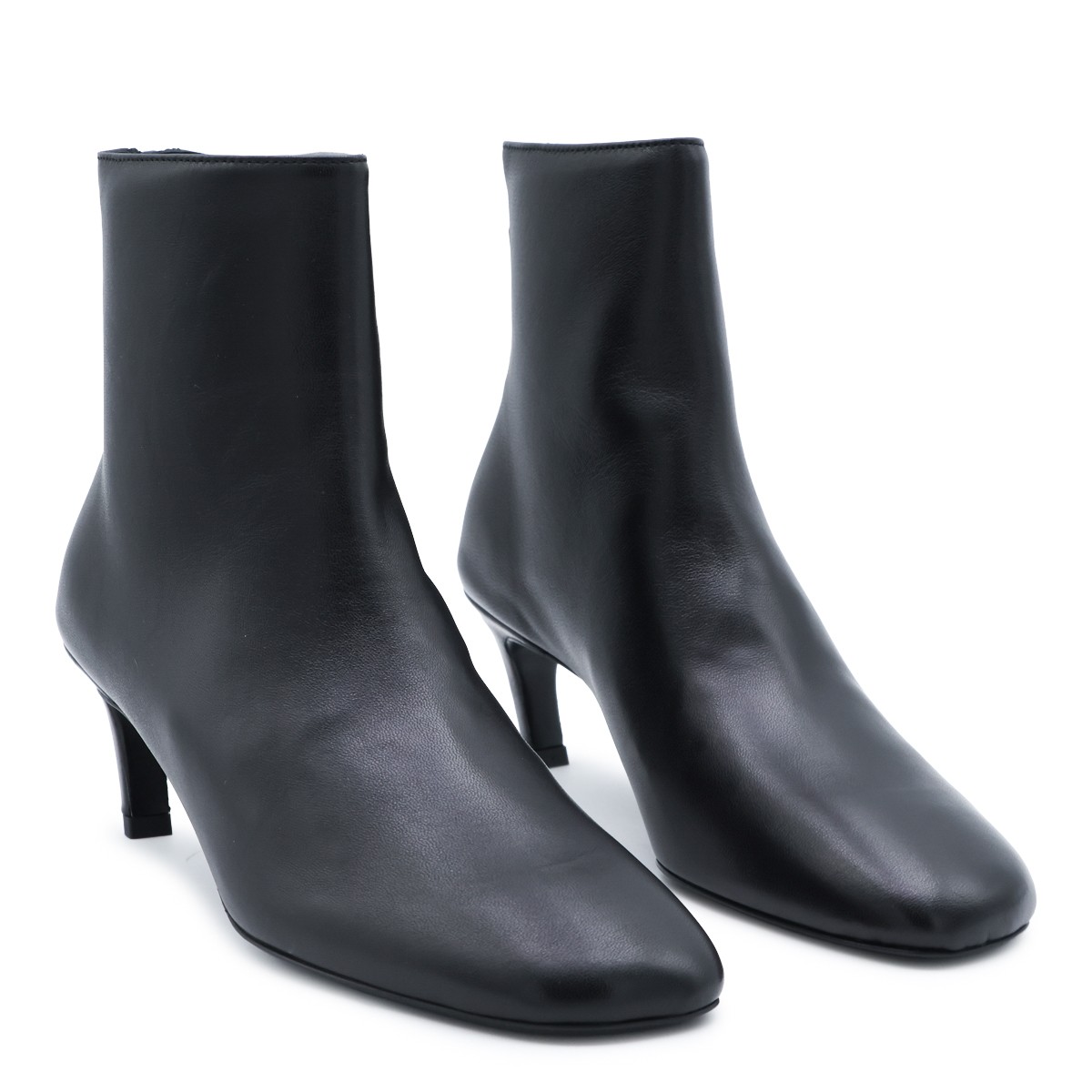 BLACK LEATHER BOOTS