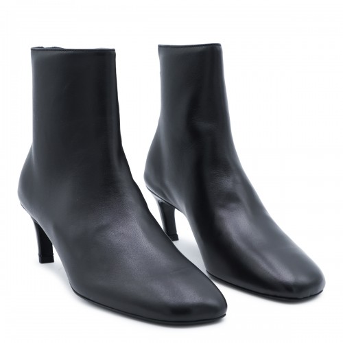 BLACK LEATHER BOOTS