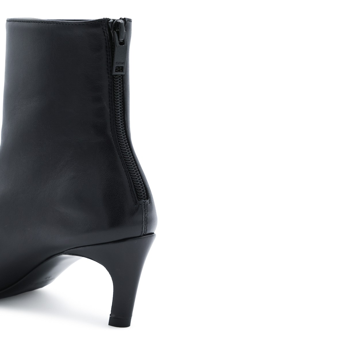 BLACK LEATHER BOOTS