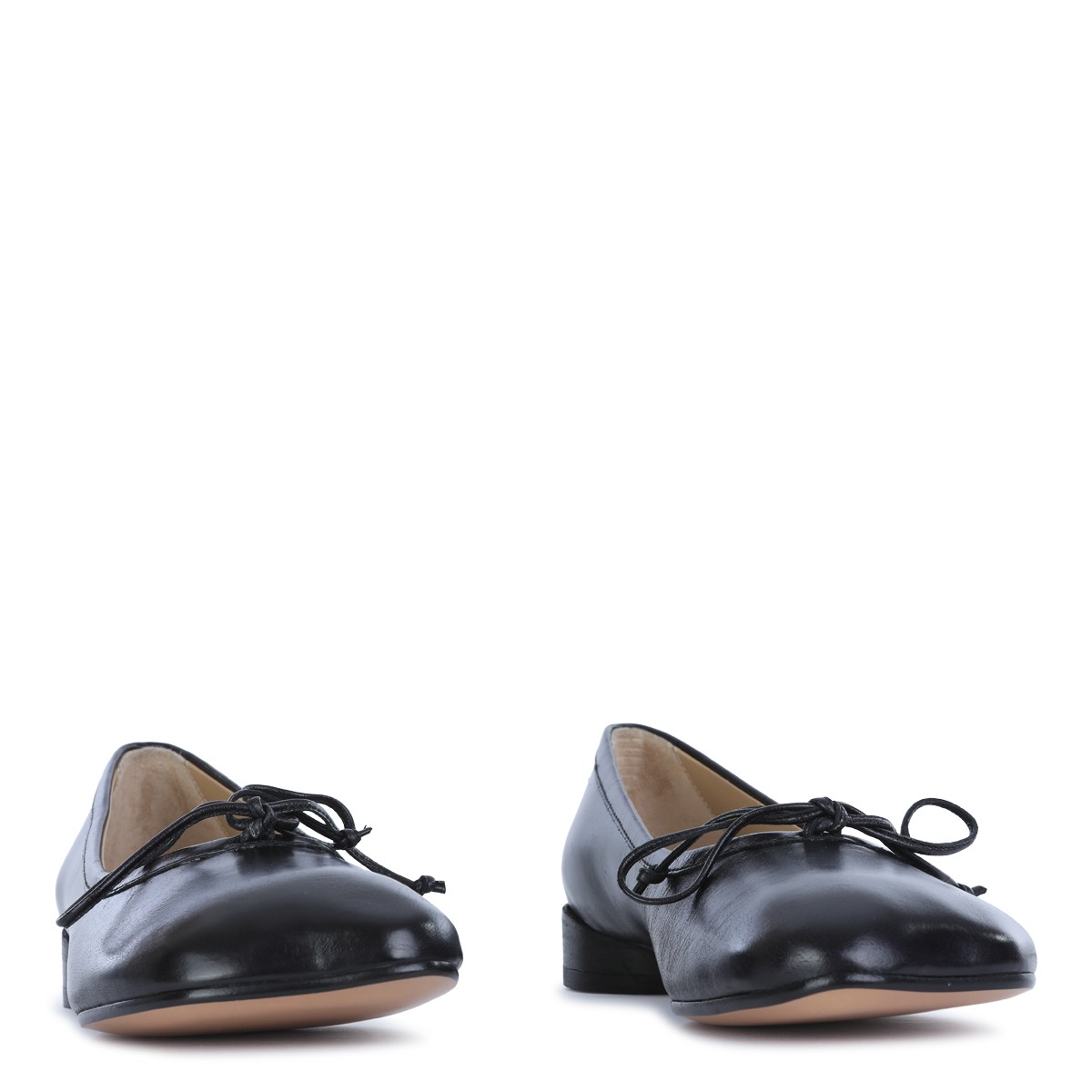 BLACK LEATHER BALLET FLATS