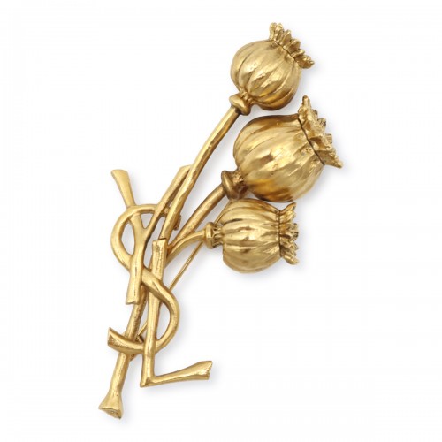 GOLD METAL BROOCH