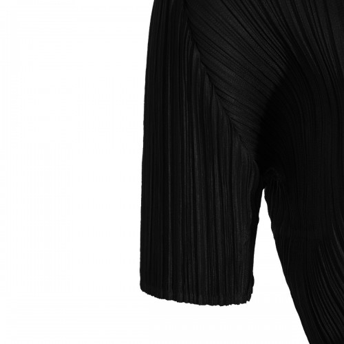 BLACK PLEATED T-SHIRT