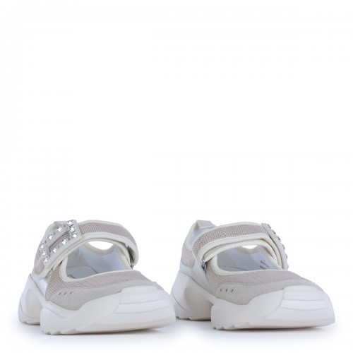 BEIGE LEATHER VIV ON THE RUN STRASS FLATS